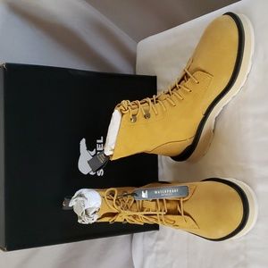 NEW Sorel Hi-Line Lace-Up Boots